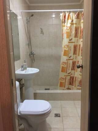 Гостевой дом Гостевой дом на Басария Сухум Двухместный номер с 1 кроватью-4